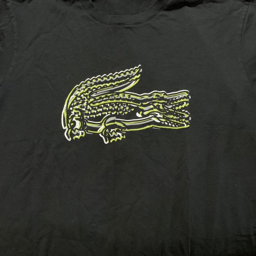 - Lacoste t shirt